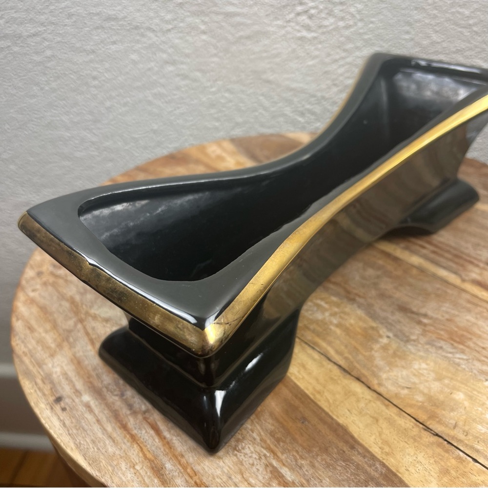 Vintage l 50s Mid-Century Mod Kitsch Glossy Black Gold Trim Long Footed Planter - Picture 7 of 15